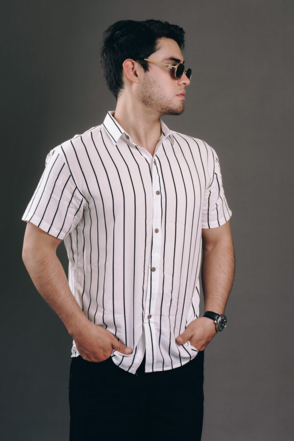 Camisa blanca con negras – Haku Clothing